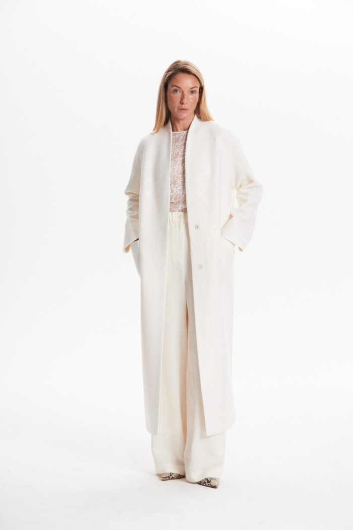 Seven Lab - Пальто-халат с пайетками в белом цвете