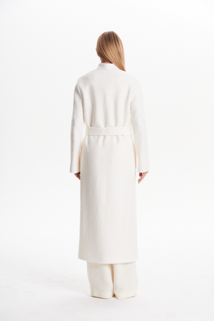 Seven Lab - Пальто-халат с пайетками в белом цвете