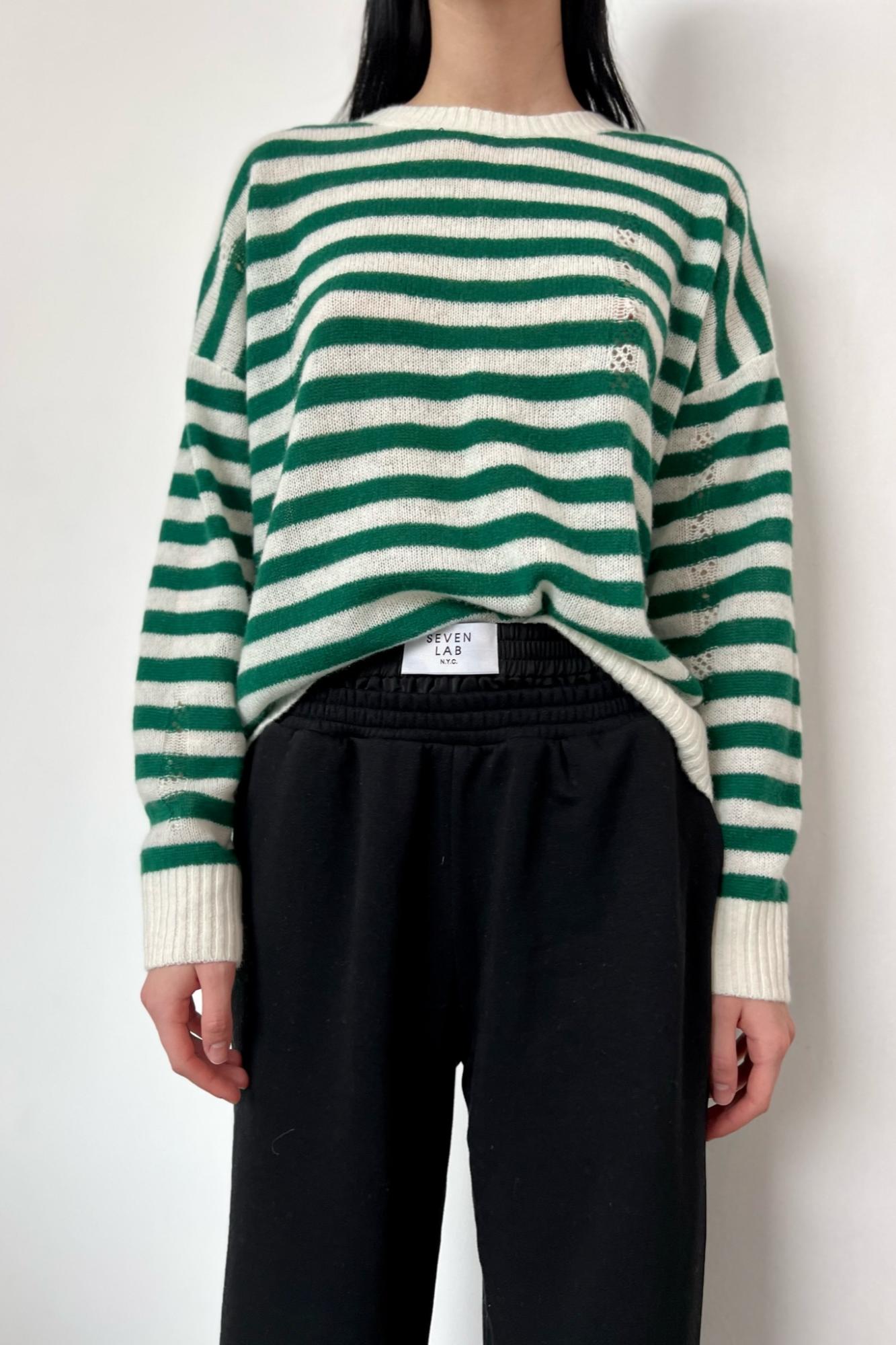 Seven Lab - Джемпер в полоску из 100% кашемира в бело-зеленом цвете