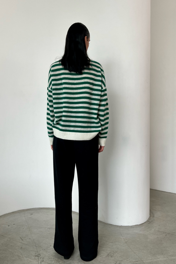 Seven Lab - Джемпер в полоску из 100% кашемира в бело-зеленом цвете