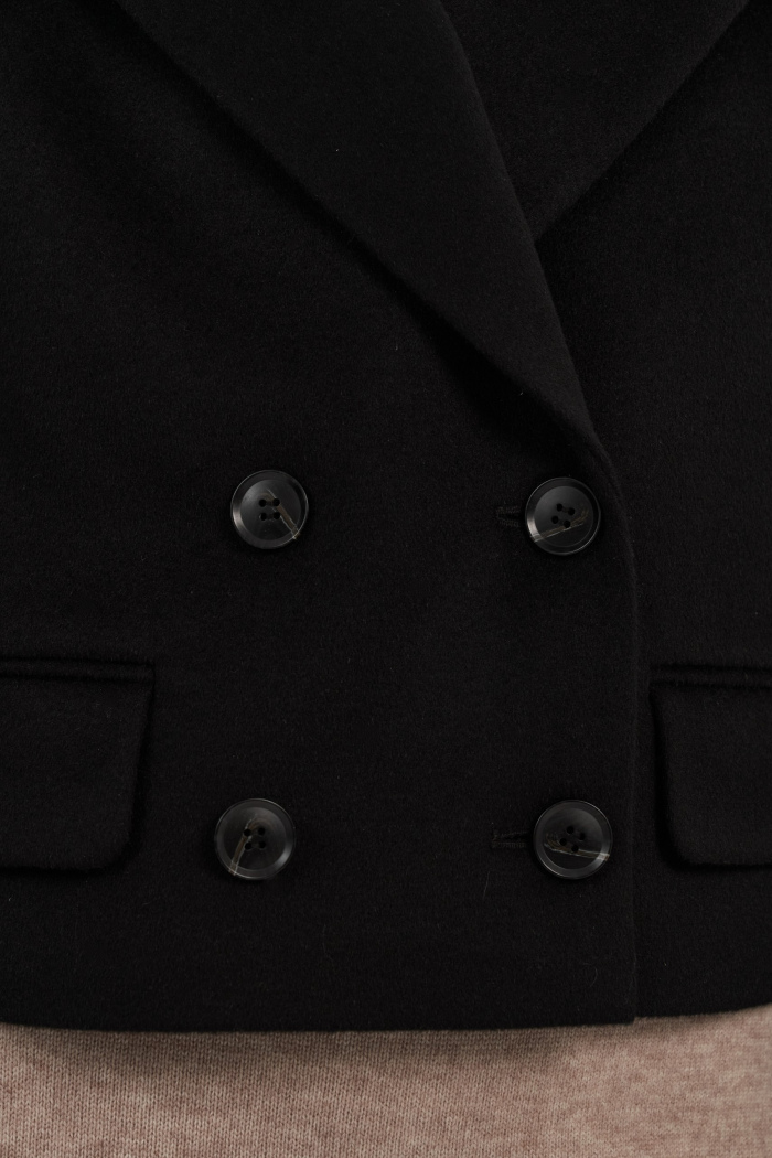 Seven Lab - Жакет укороченный из шерсти в черном цвете