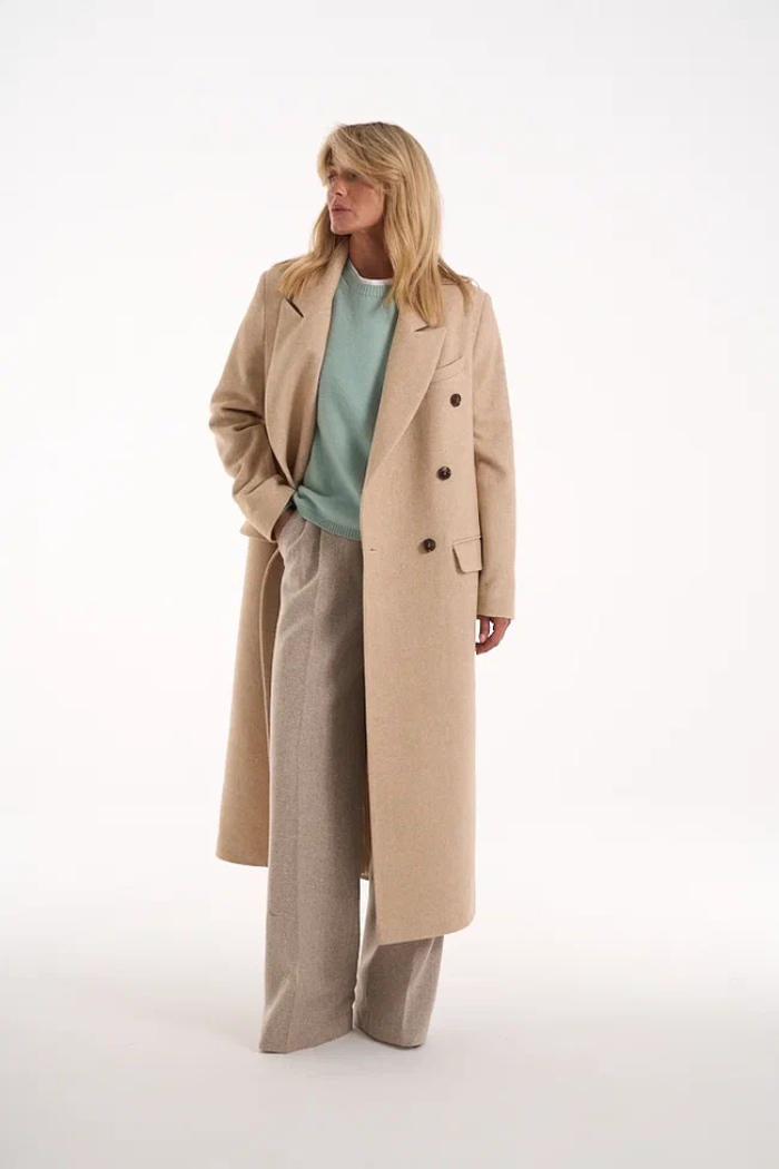 Seven Lab - Пальто прямое двубортное в бежевом цвете елочка