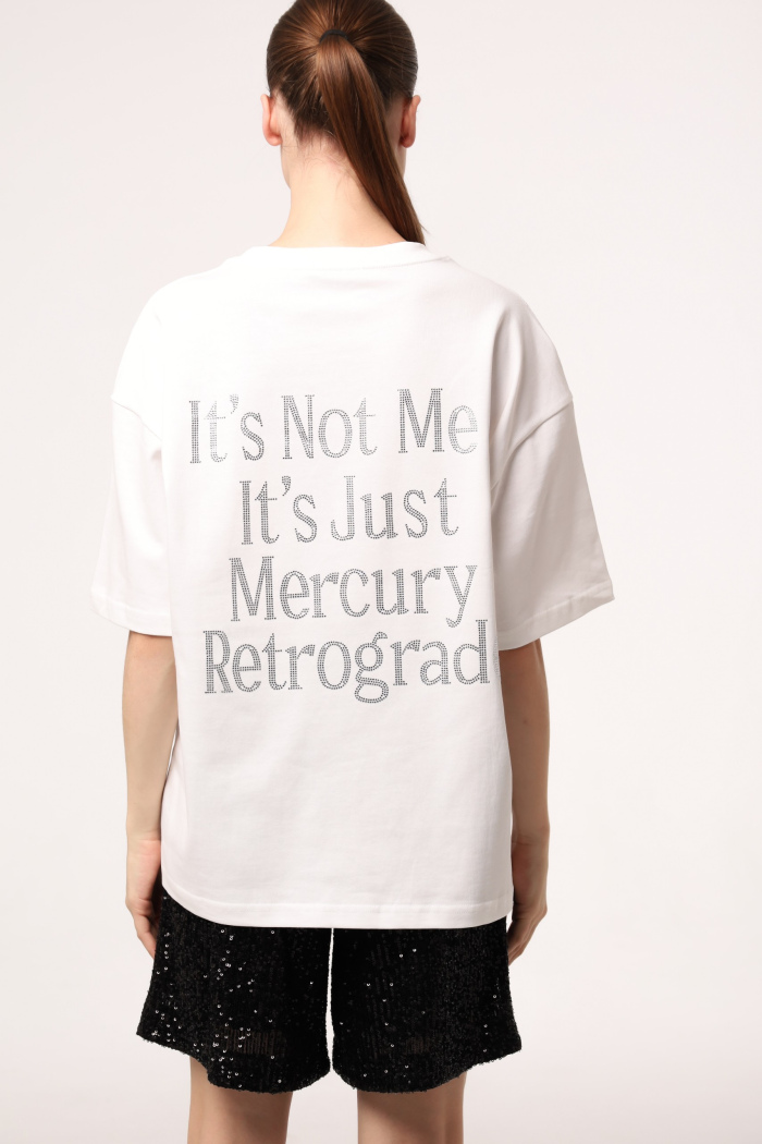 SEVEN LAB - Футболка оверсайз белая с надписью «It's not me,it's just mercury retrograde»