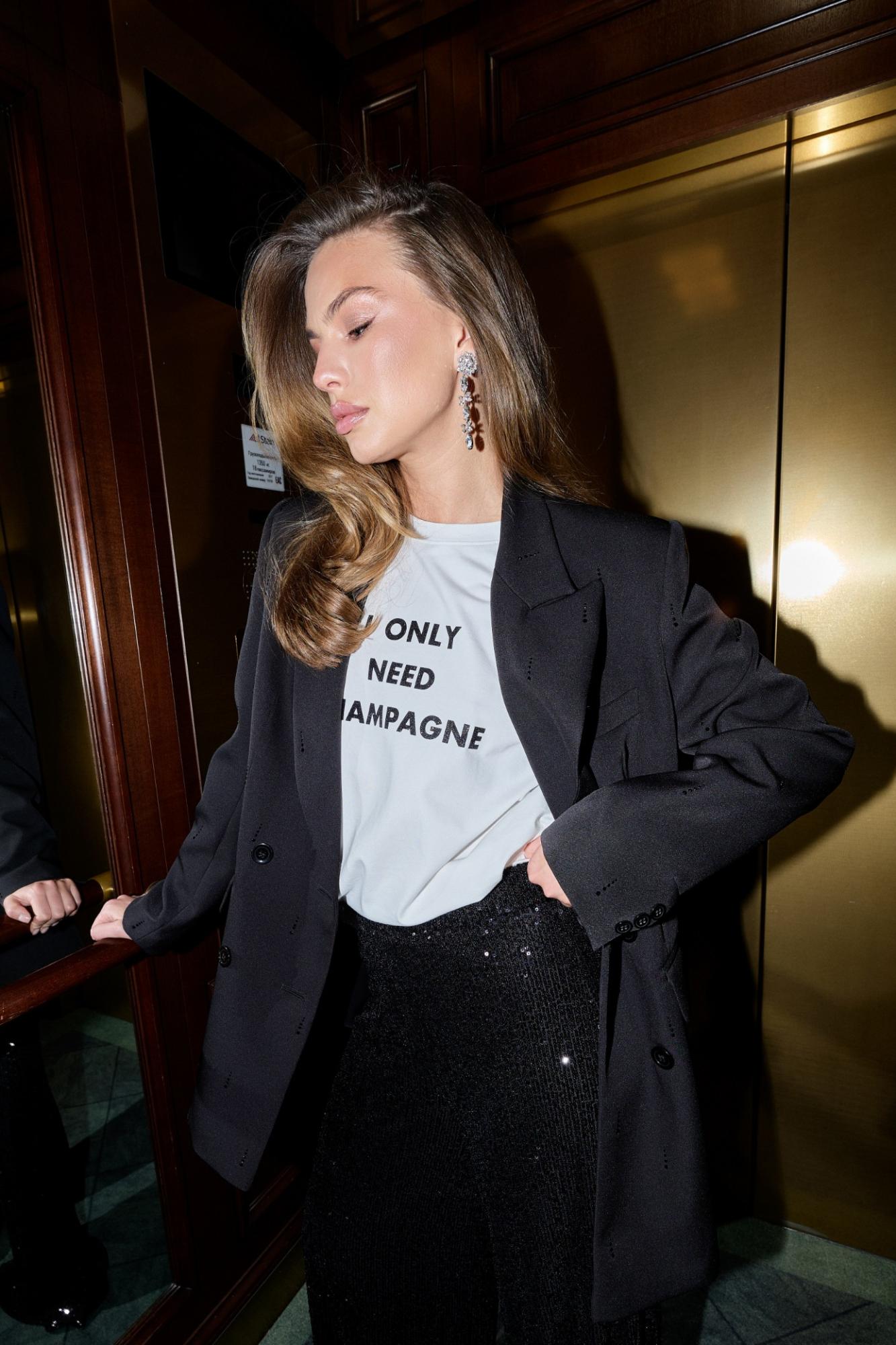 Seven Lab - Футболка из 100% хлопка в белом цвете с надписью I only need champagne