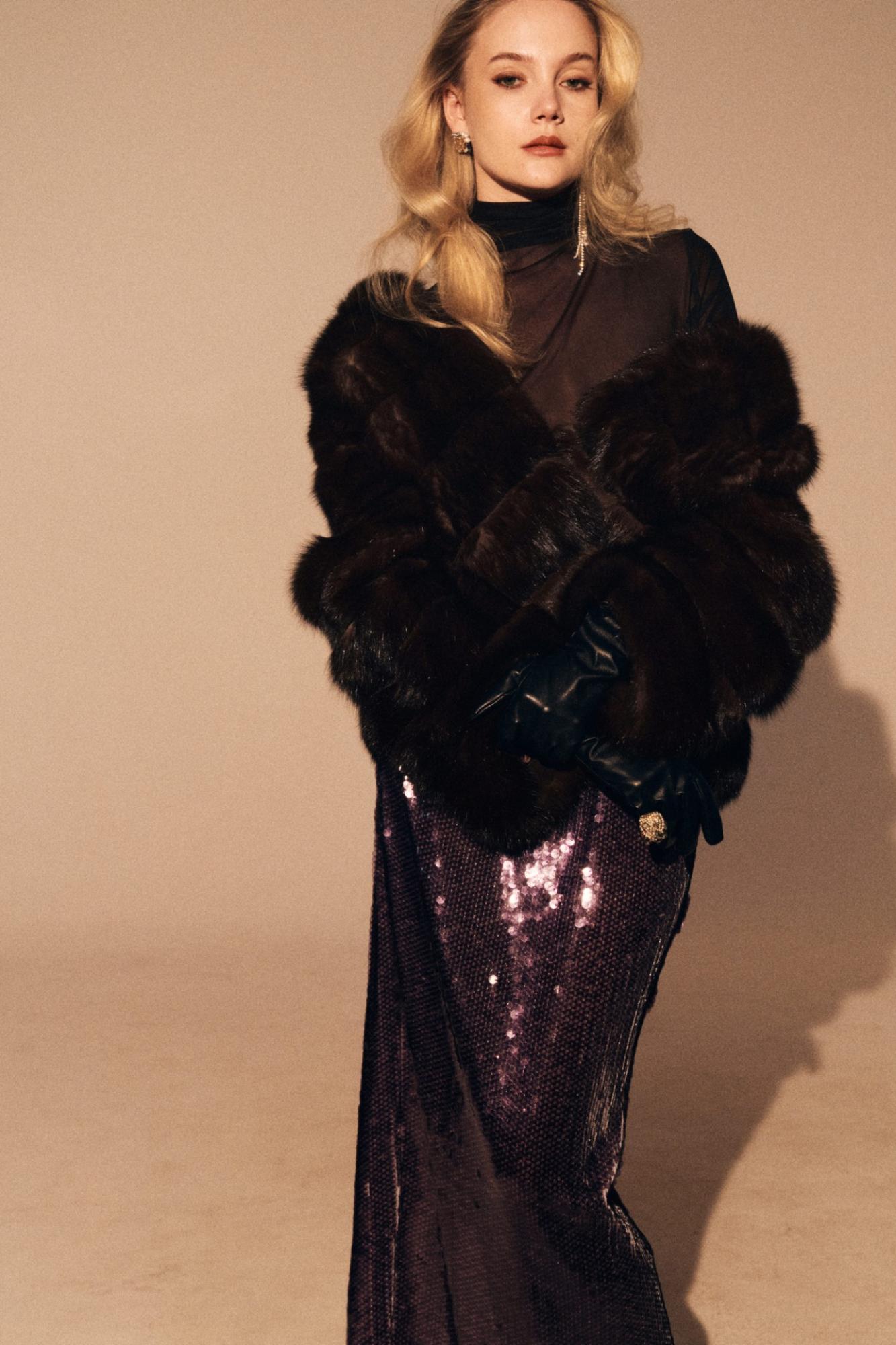 Seven Lab - Юбка-карандаш с пайетками в сером цвете