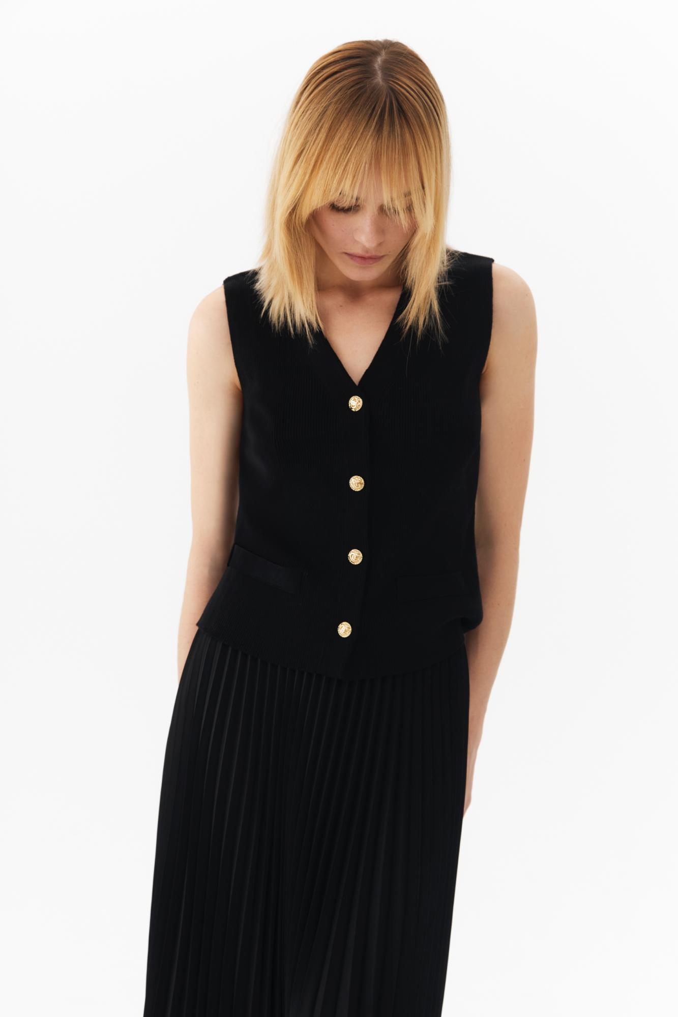 Seven Lab - Жилет на пуговицах из вискозы с шелком в черном цвете