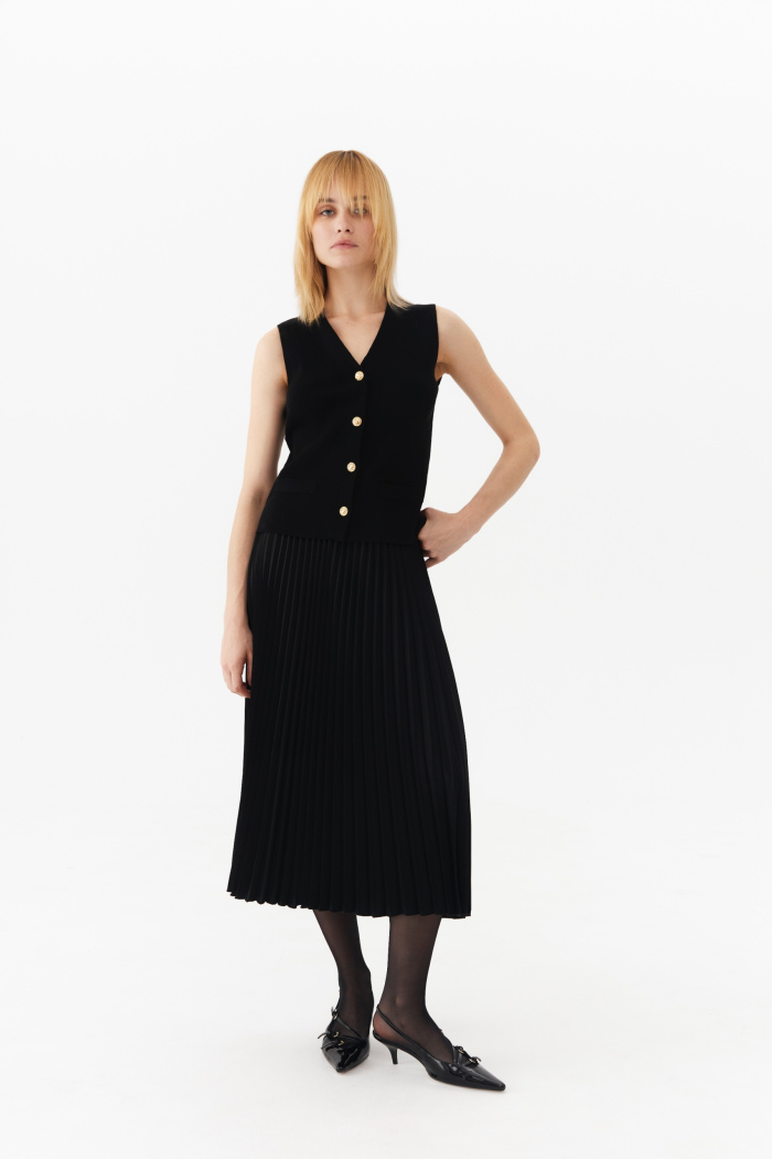 Seven Lab - Жилет на пуговицах из вискозы с шелком в черном цвете