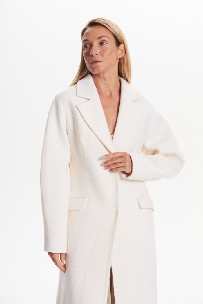 Seven Lab - Пальто из вареной шерсти  в молочном цвете