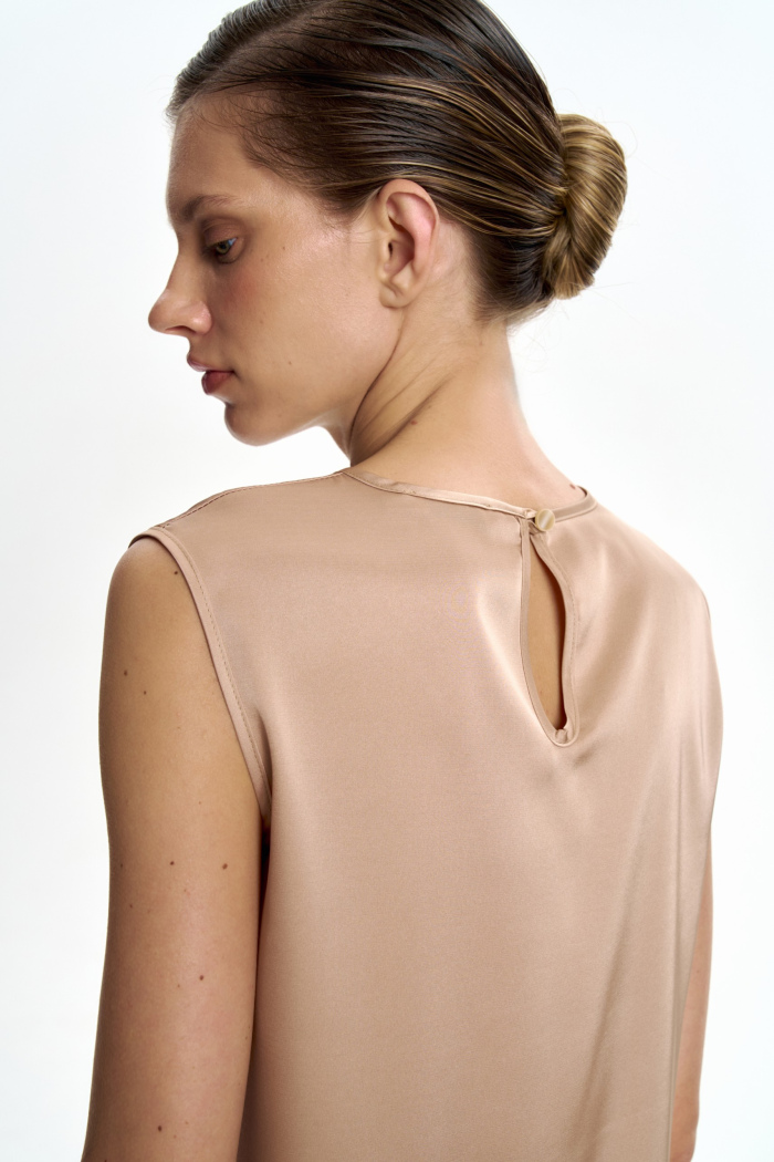 Seven Lab - Топ базовый в бежевом цвете