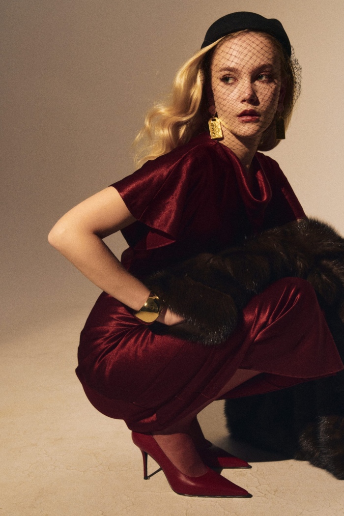 Seven Lab - Платье силуэтное с коротким рукавом в цвете бургунди