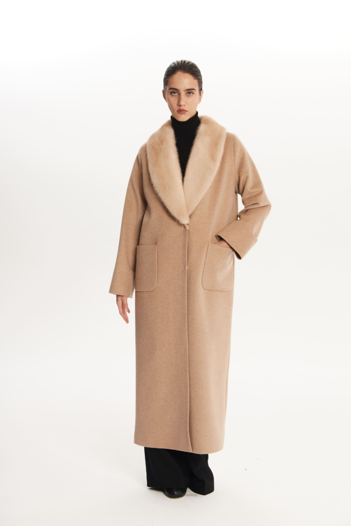 SEVEN LAB - Пальто утепленное с норковым воротником в бежевом цвете