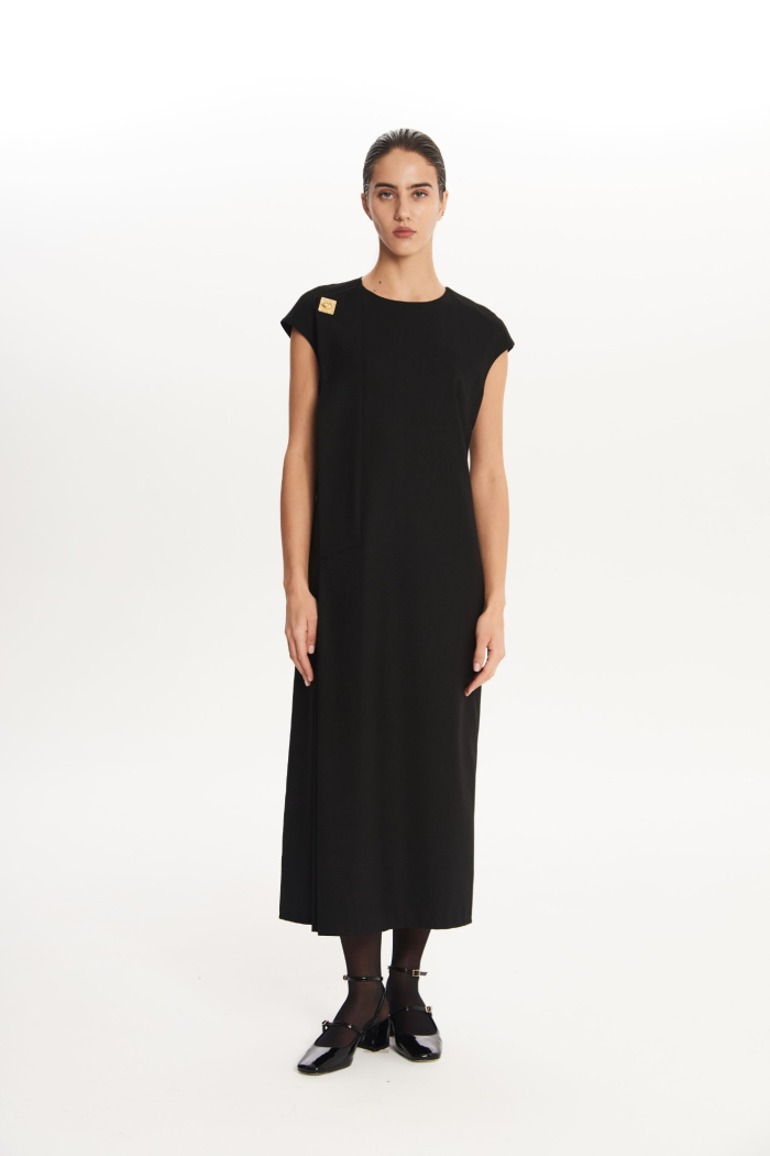 SEVEN LAB - Платье прямого кроя с брошью в черном цвете