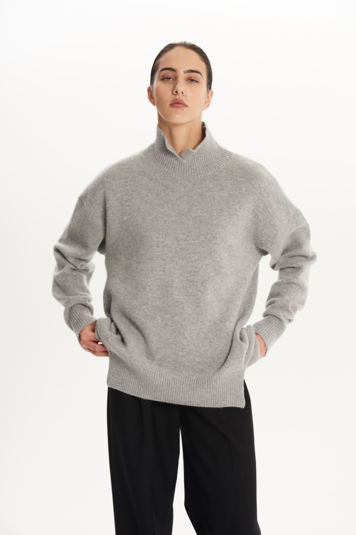 SEVEN LAB - Свитер из 100% кашемира с высоким горлом в сером цвете