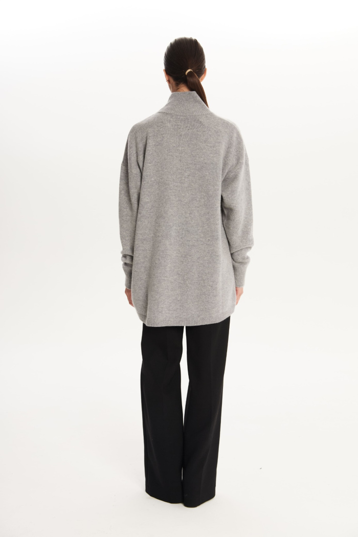 SEVEN LAB - Свитер из 100% кашемира с высоким горлом в сером цвете