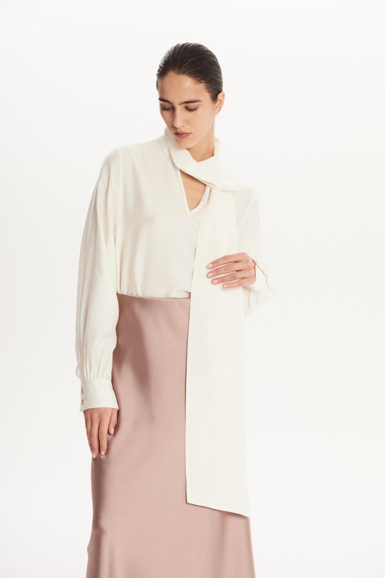 SEVEN LAB - Блуза с бантом в молочном цвете