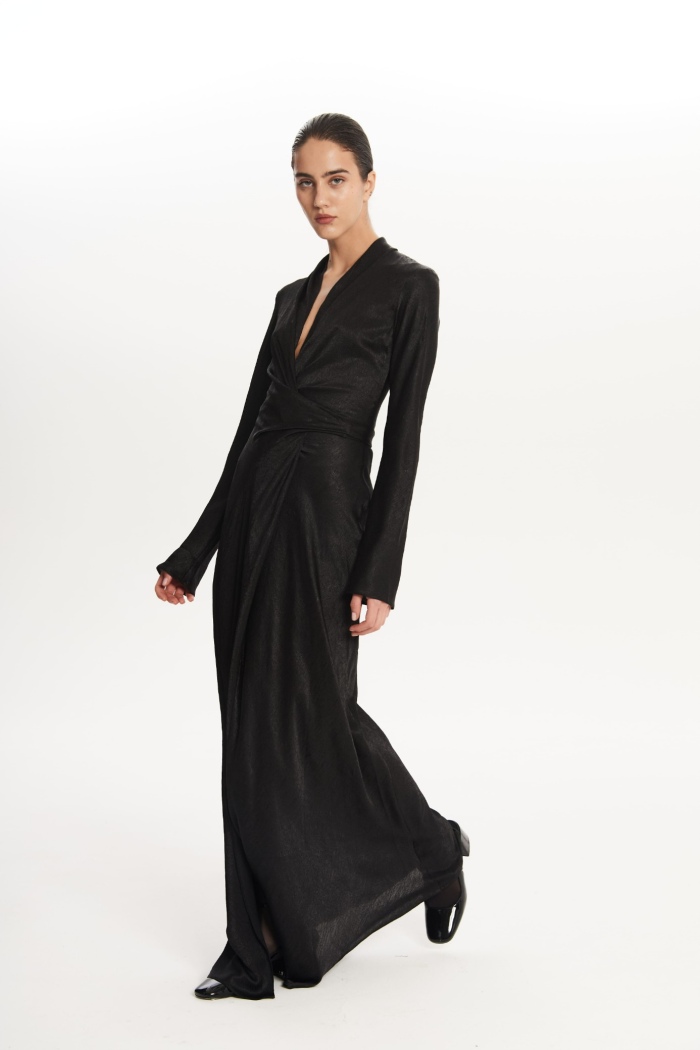 Seven Lab - Платье макси на запах в черном цвете