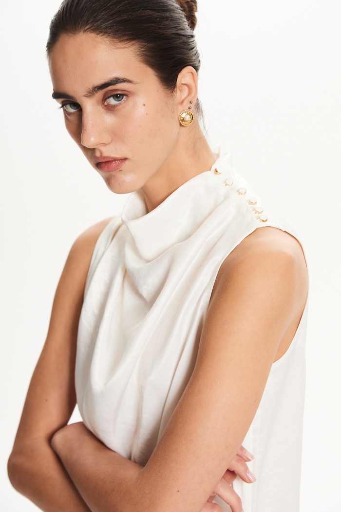 Seven Lab - Топ с пуговицами на плече в белом цвете