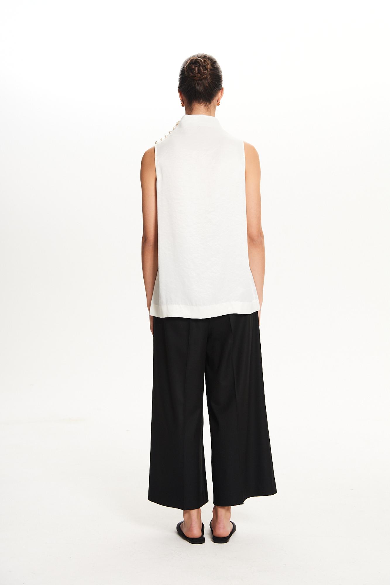 Seven Lab - Топ с пуговицами на плече в белом цвете