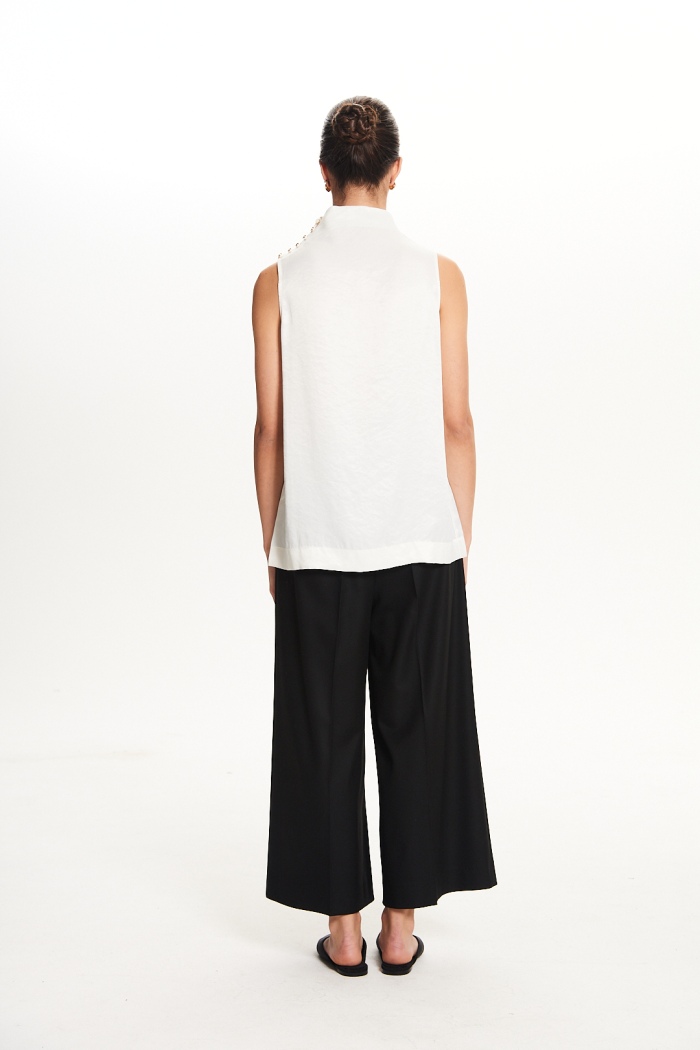 Seven Lab - Топ с пуговицами на плече в белом цвете