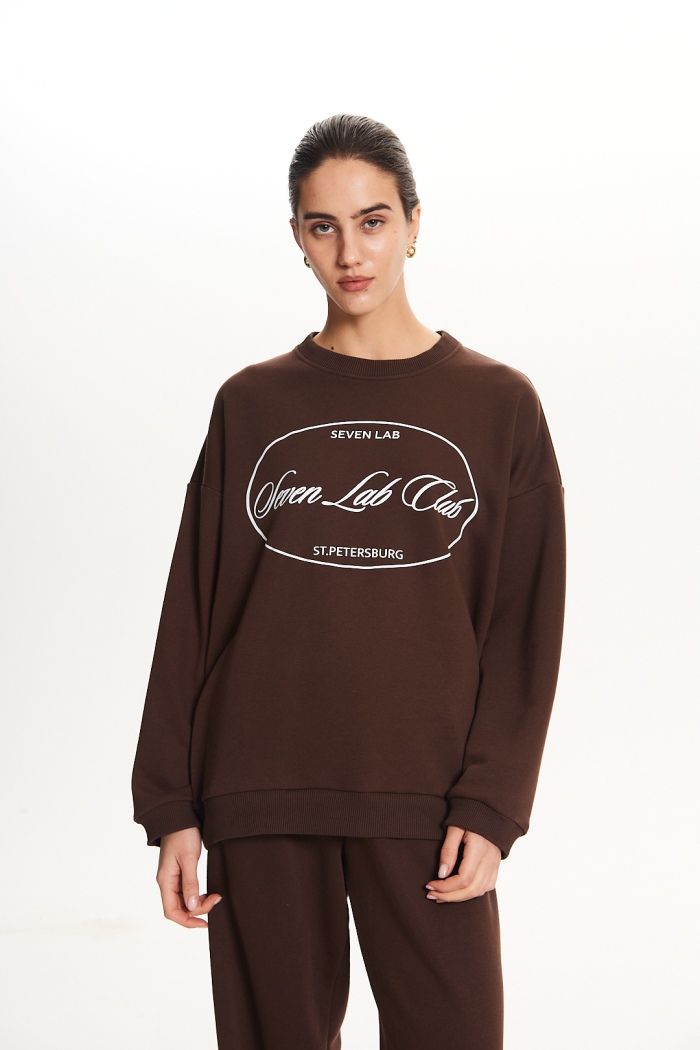 Seven Lab - Свитшот и брюки с надписью в шоколадном цвете
