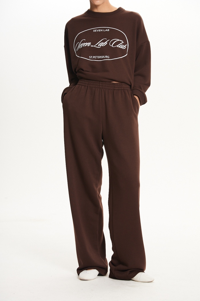 Seven Lab - Свитшот и брюки с надписью в шоколадном цвете