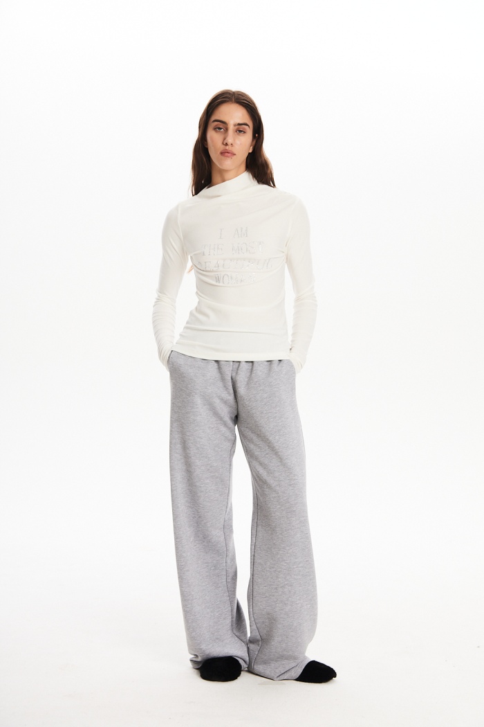 Seven Lab - Лонгслив с асимметричным вырезом со стразами в белом цвете