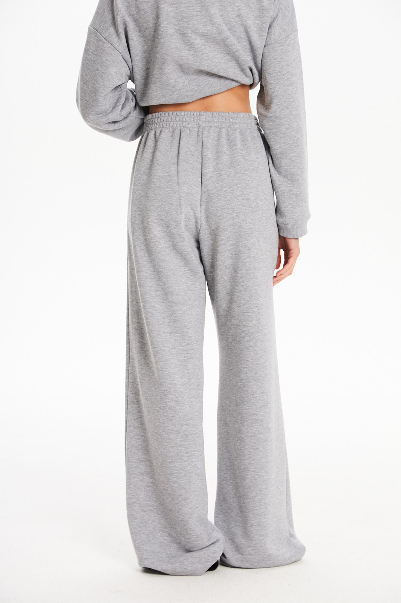 Seven Lab - Свитшот и брюки с надписью из страз в сером цвете