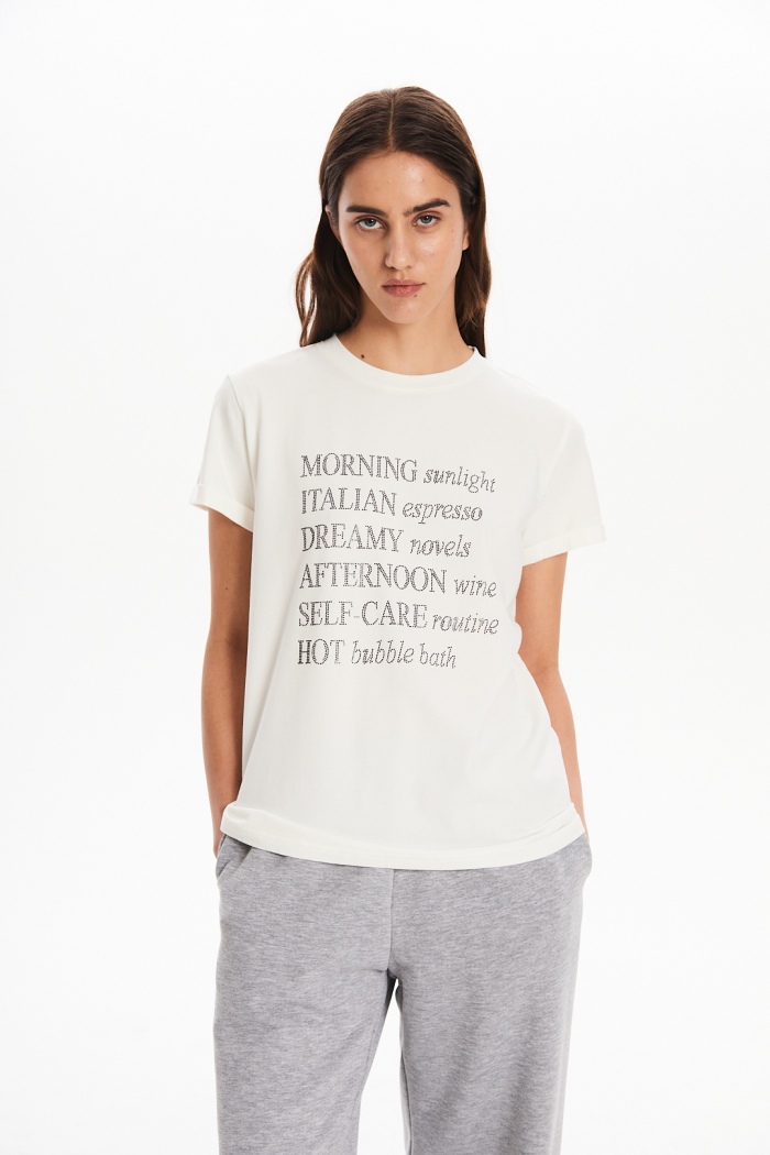 Seven Lab - Футболка с черными стразами в белом цвете