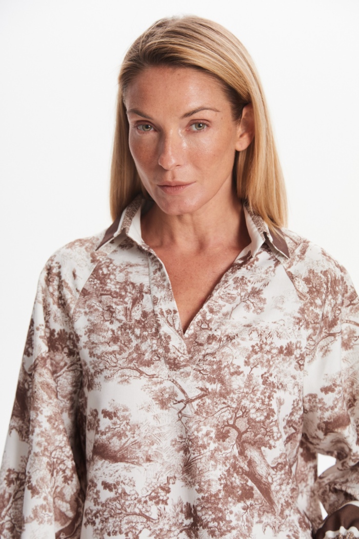 Seven Lab - Блуза с принтом туаль в коричневом цвете