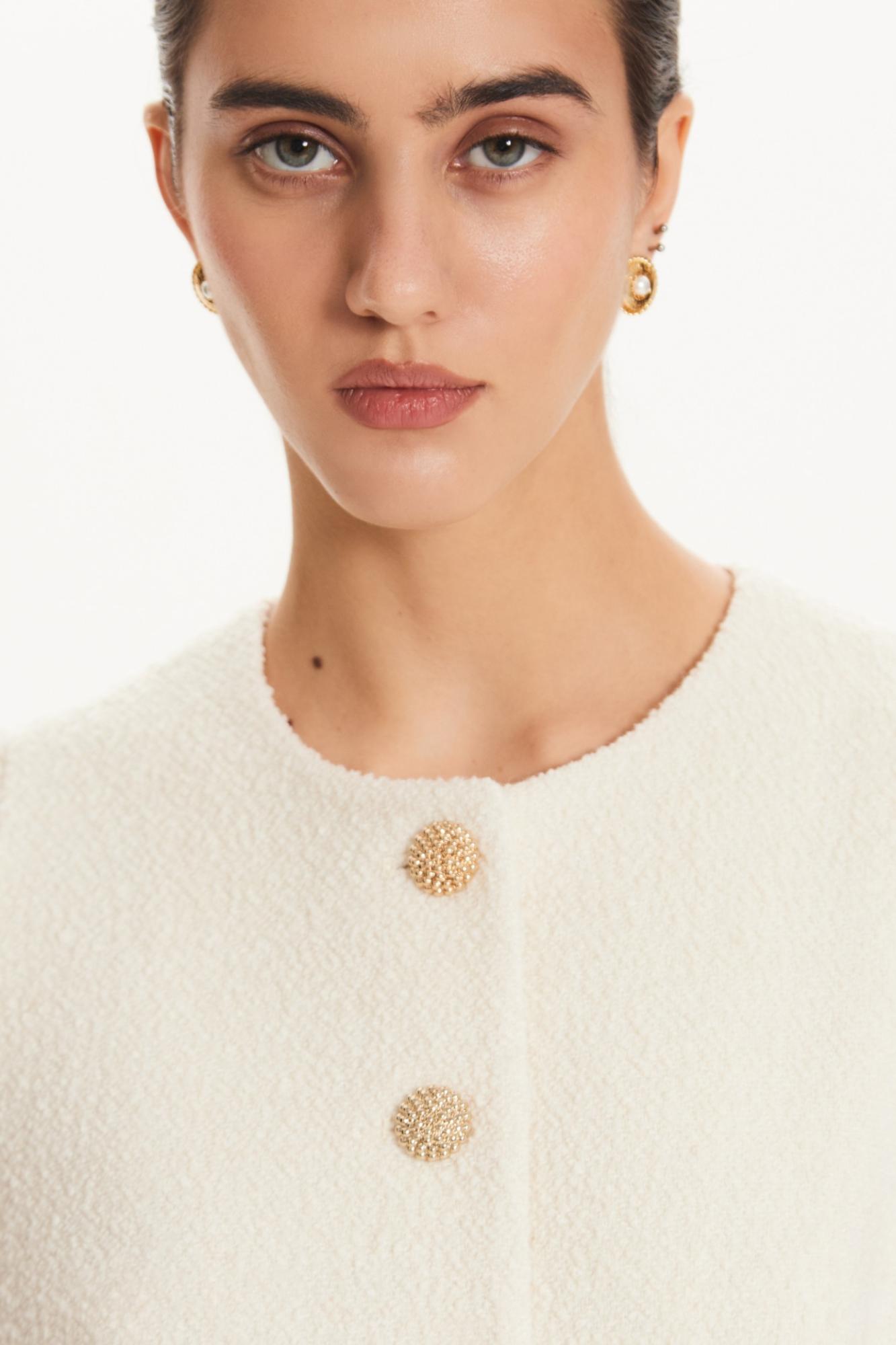 Seven Lab - Жилет из твида с поясом в молочном цвете