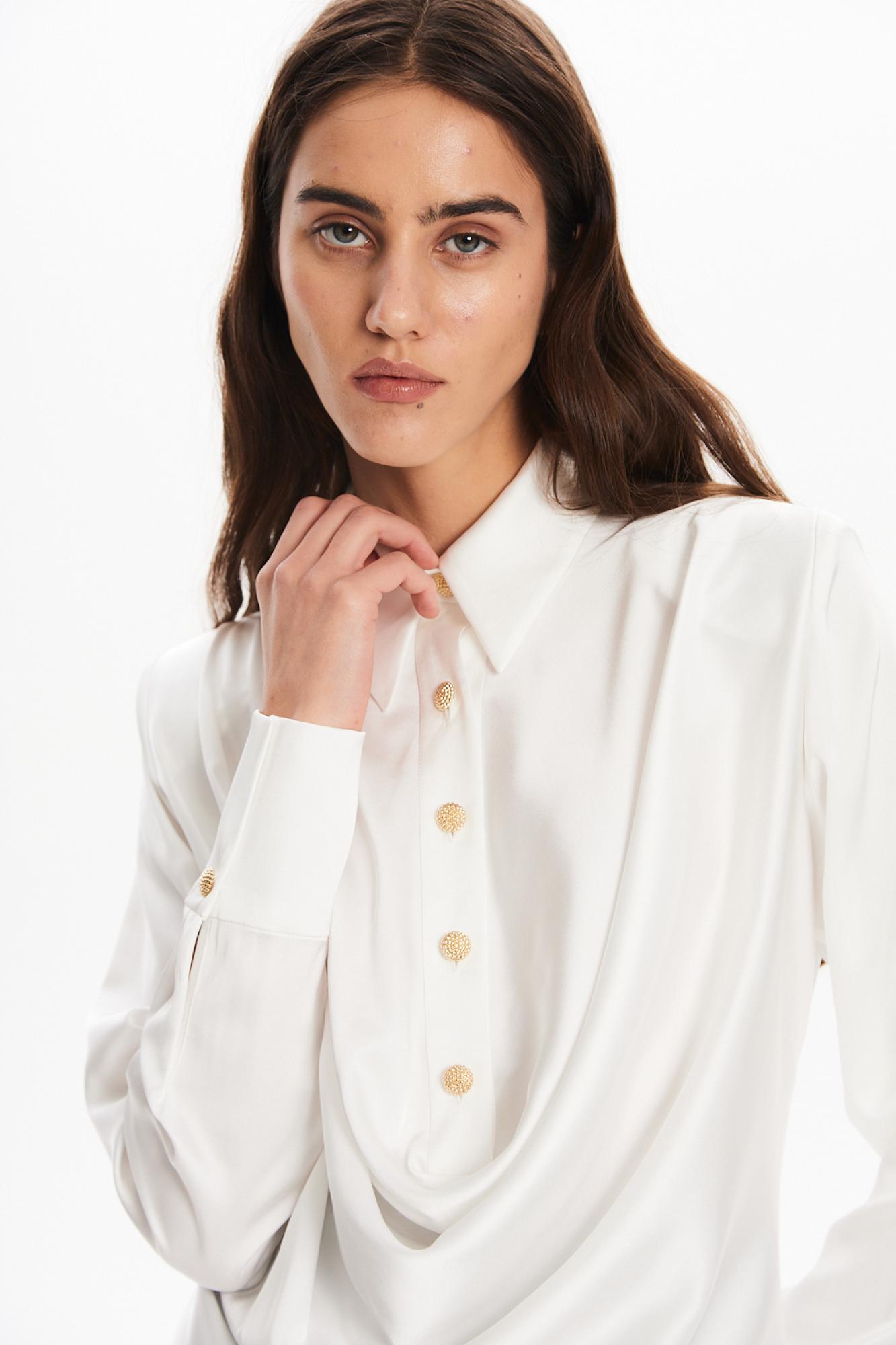 Seven Lab - Блуза с акцентными плечами в белом цвете