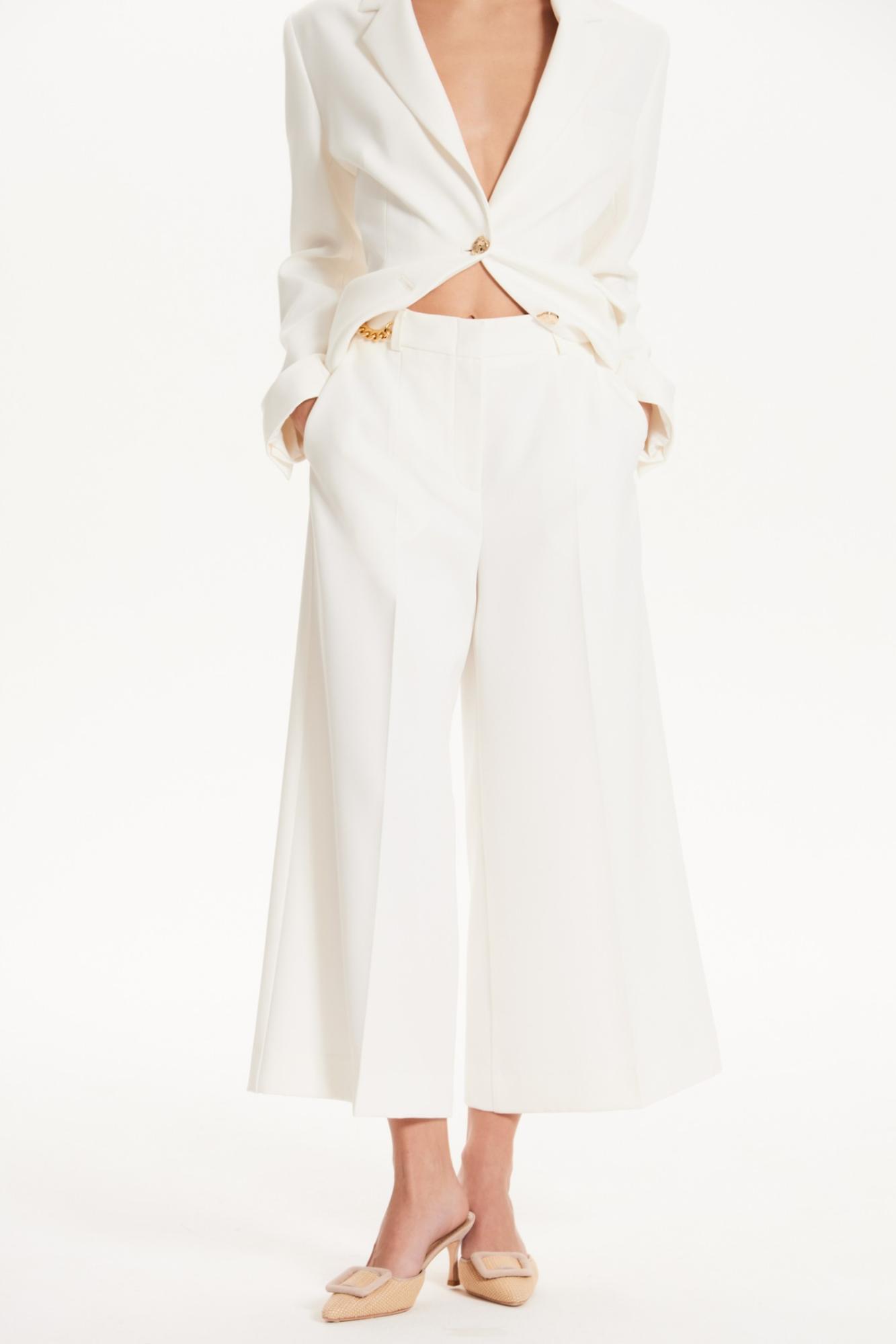 Seven Lab - Кюлоты с золотой цепочкой в белом цвете