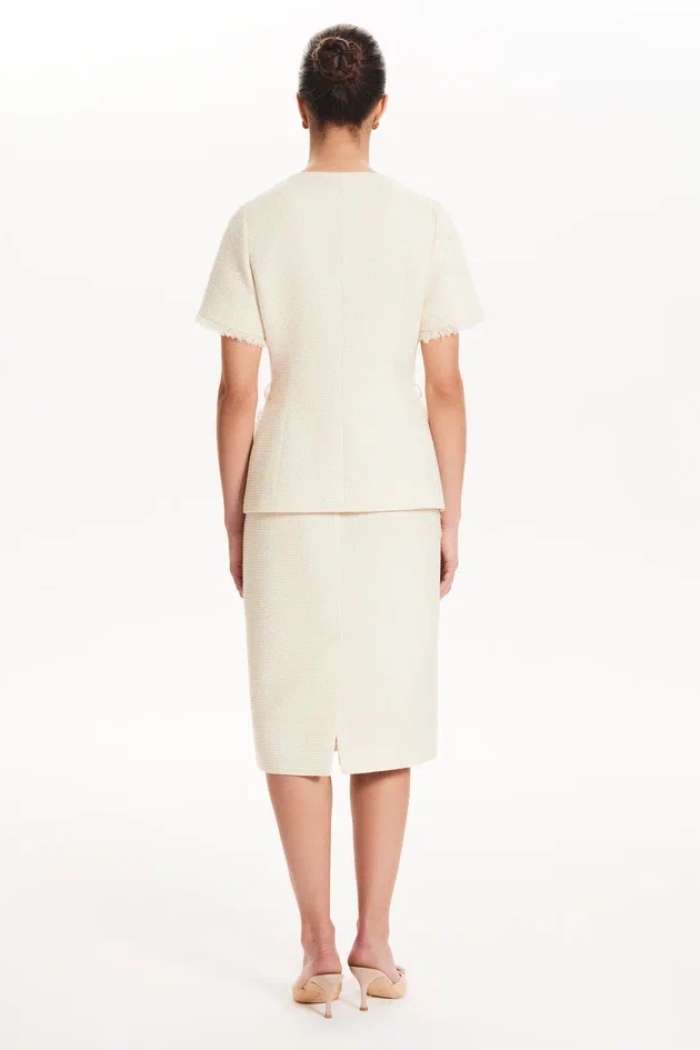 Seven Lab - Жакет с коротким рукавом в бежевом цвете с золотой нитью