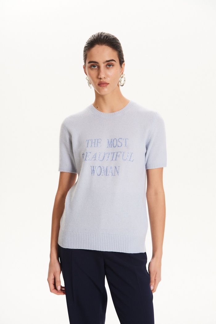 Seven Lab - Джемпер c коротким рукавом со стразами в голубом цвете