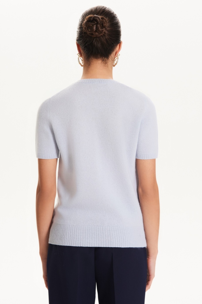 Seven Lab - Джемпер c коротким рукавом со стразами в голубом цвете