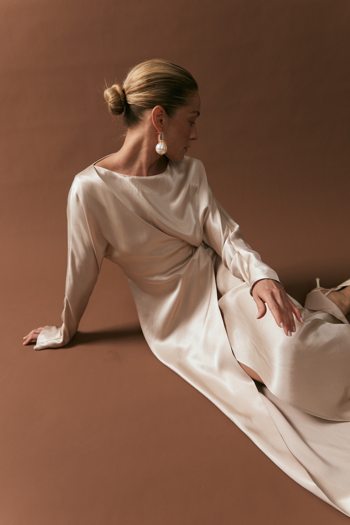 Seven Lab - Платье на запах с длинным рукавом в кремовом оттенке