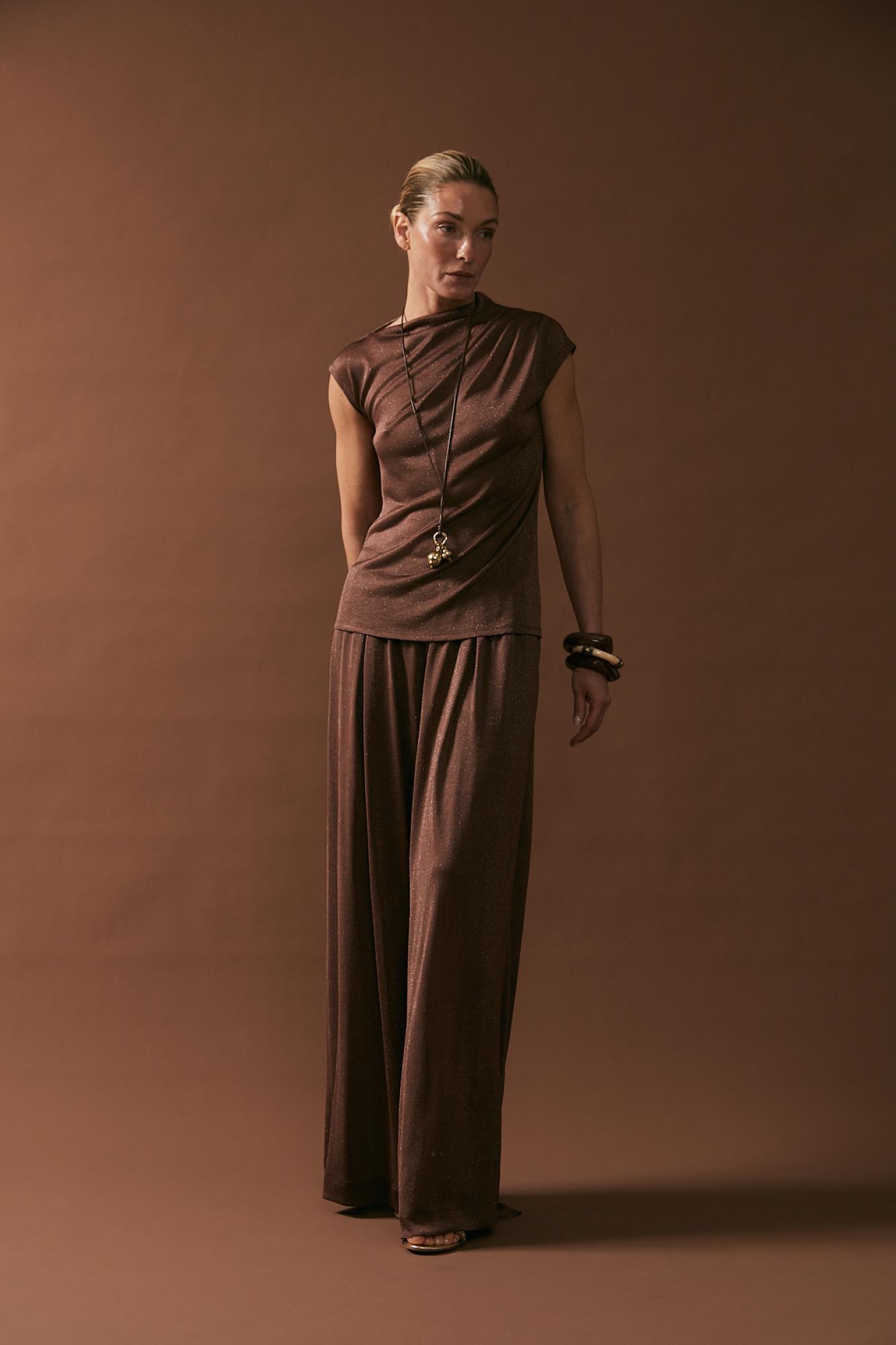 Seven Lab - Топ с коротким рукавом в коричневом цвете