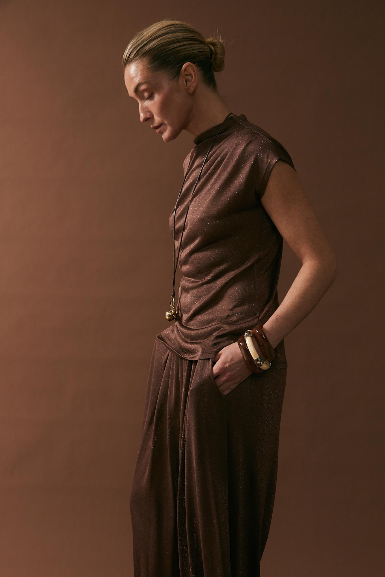 Seven Lab - Топ с коротким рукавом в коричневом цвете