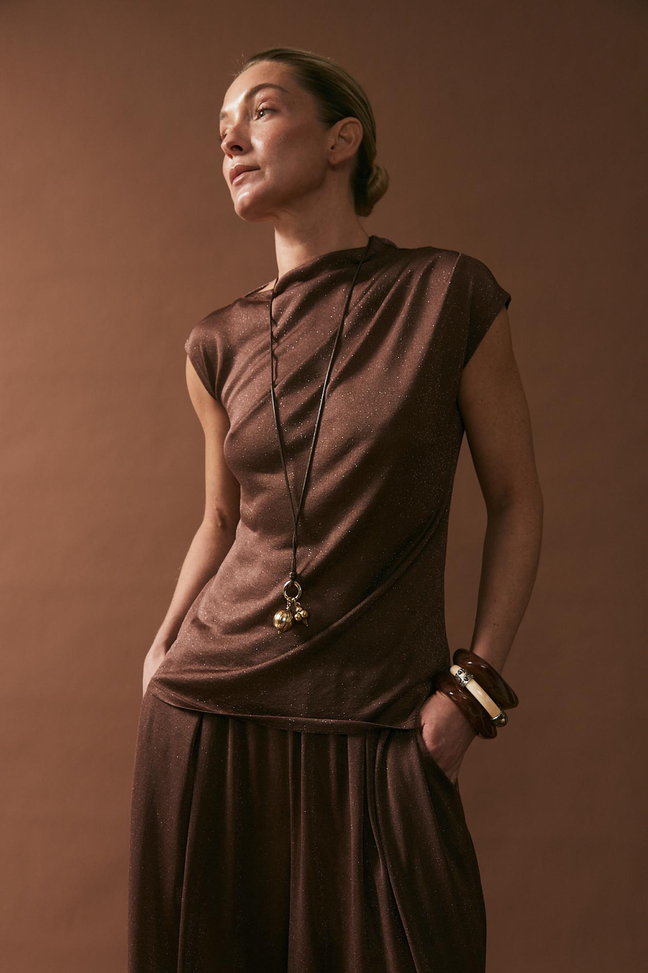 Seven Lab - Топ с коротким рукавом в коричневом цвете