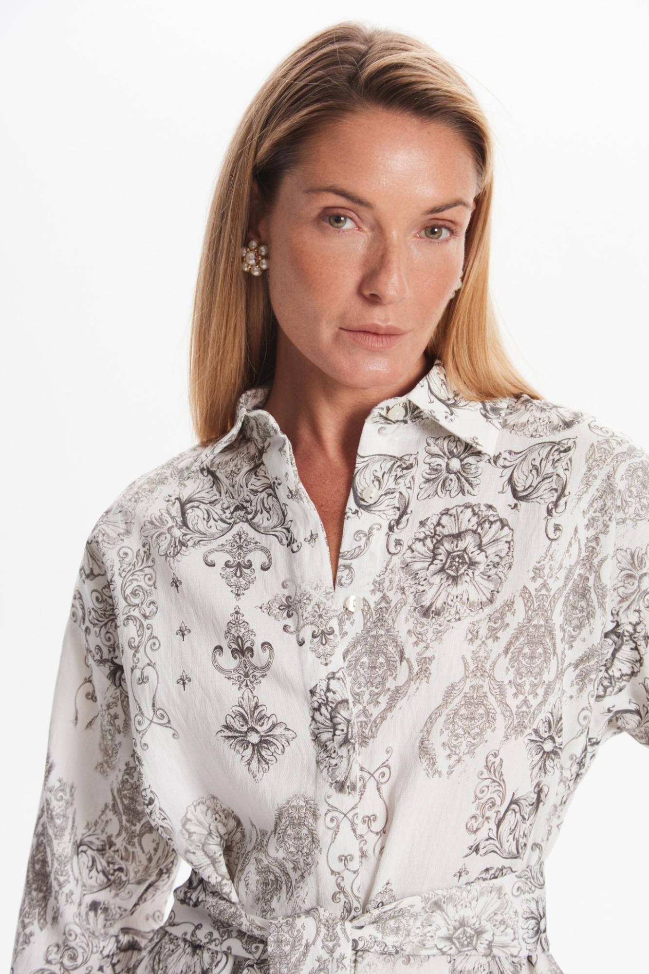 Seven Lab - Платье-рубашка с принтом в белом цвете