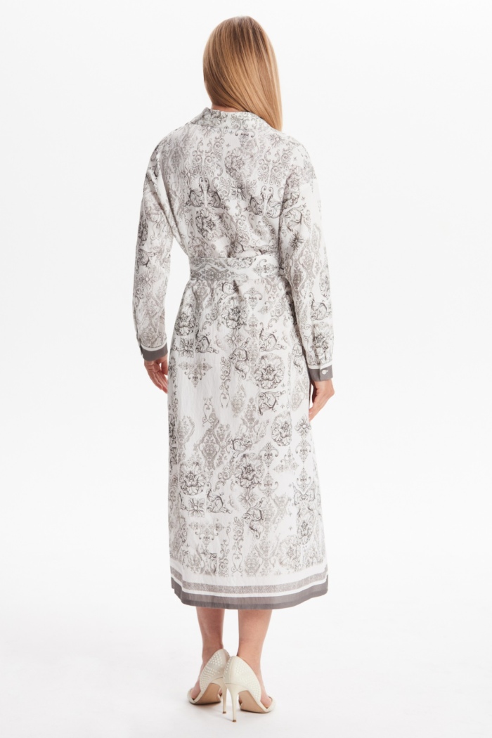 Seven Lab - Платье-рубашка с принтом в белом цвете