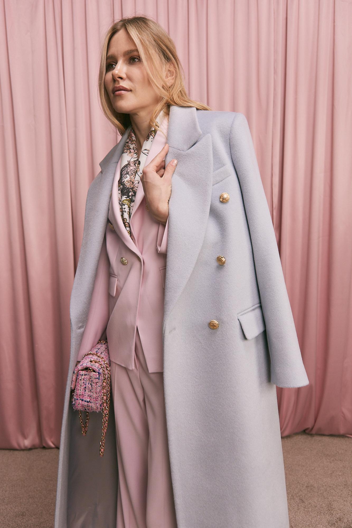 Seven Lab - Пальто двубортное с золотыми пуговицами в голубом цвете