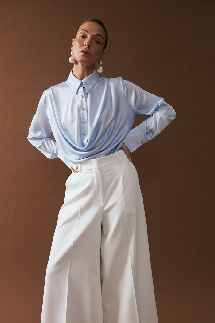 Seven Lab - Блуза с акцентными плечами в голубом цвете