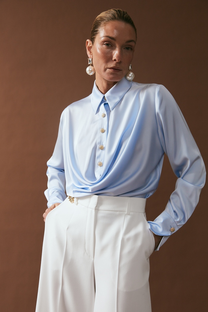 Seven Lab - Блуза с акцентными плечами в голубом цвете