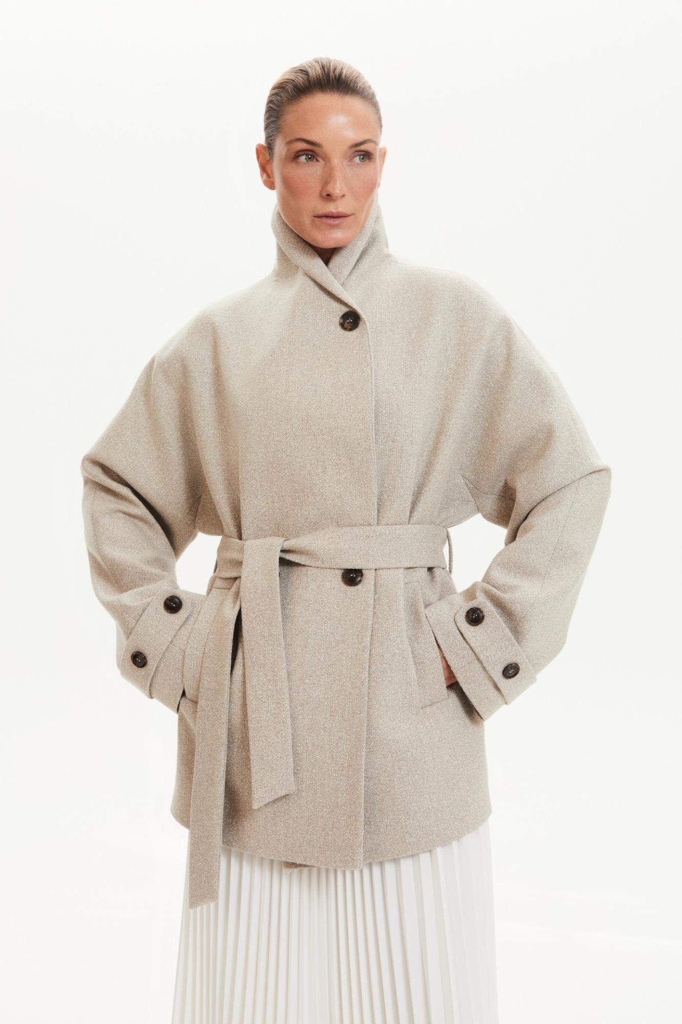 Seven Lab - Полупальто на запах в бежевом цвете