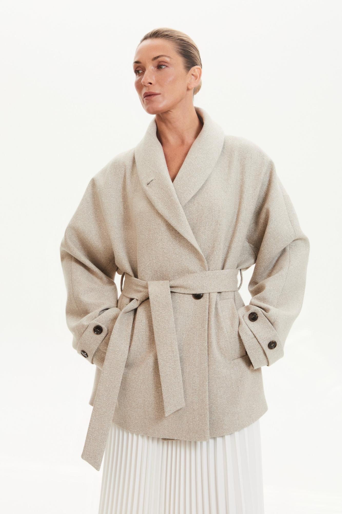 Seven Lab - Полупальто на запах в бежевом цвете