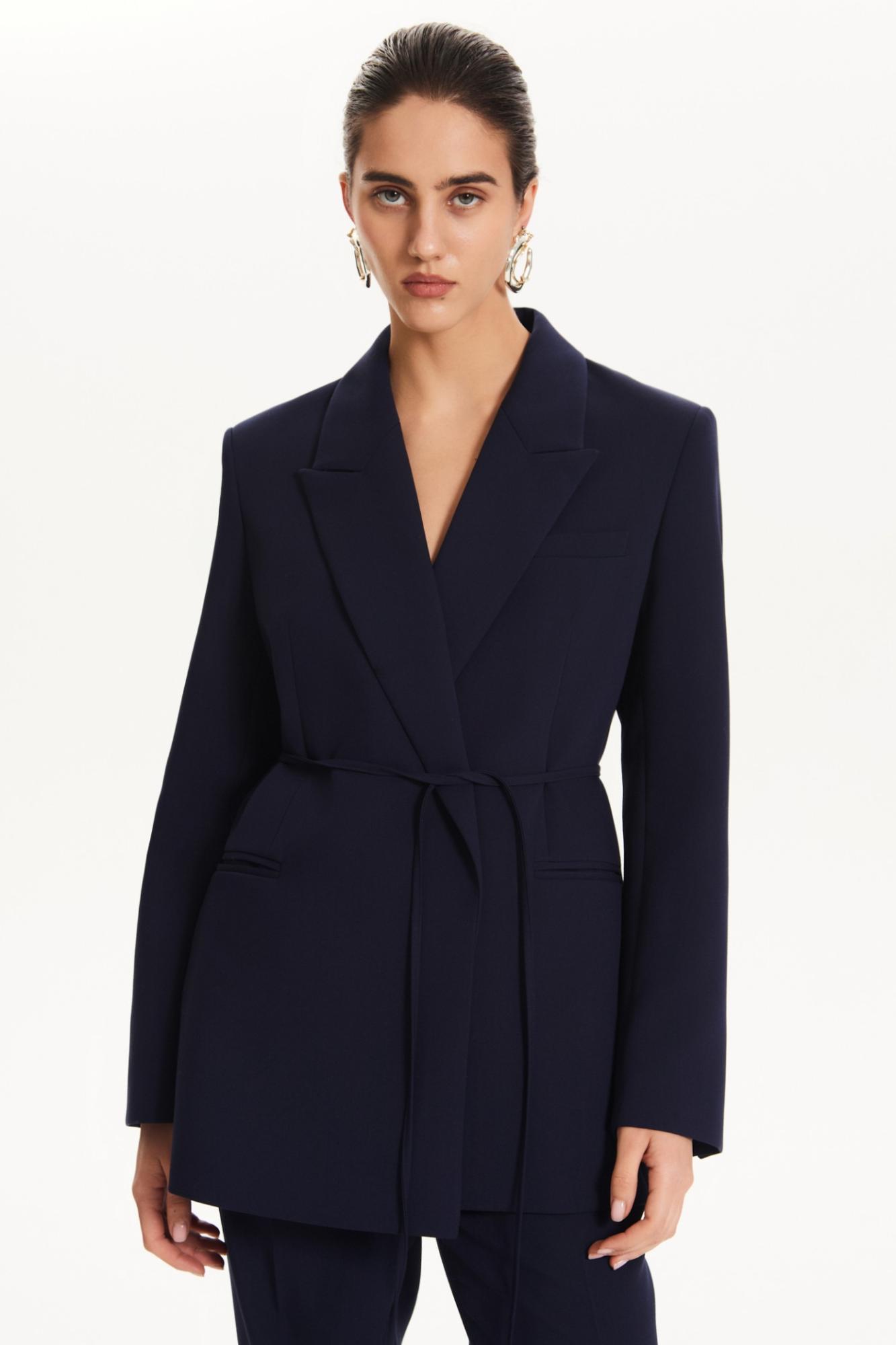 Seven Lab - Жакет прямого кроя с тонким поясом в синем цвете