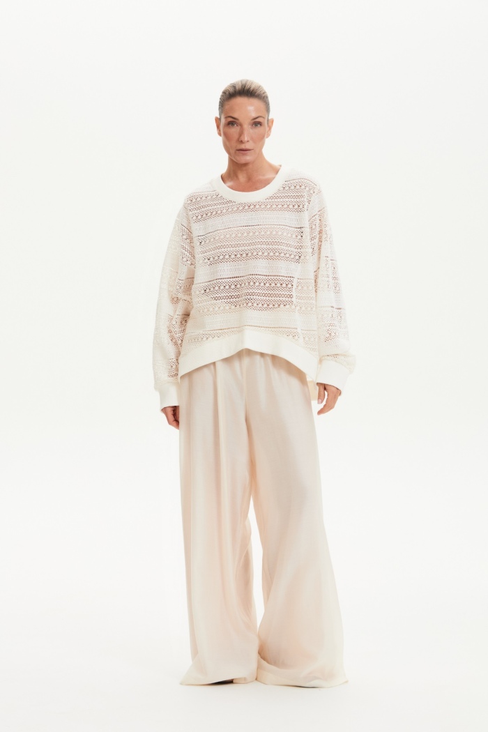 Seven Lab - Свитшот с кружевом в молочном цвете