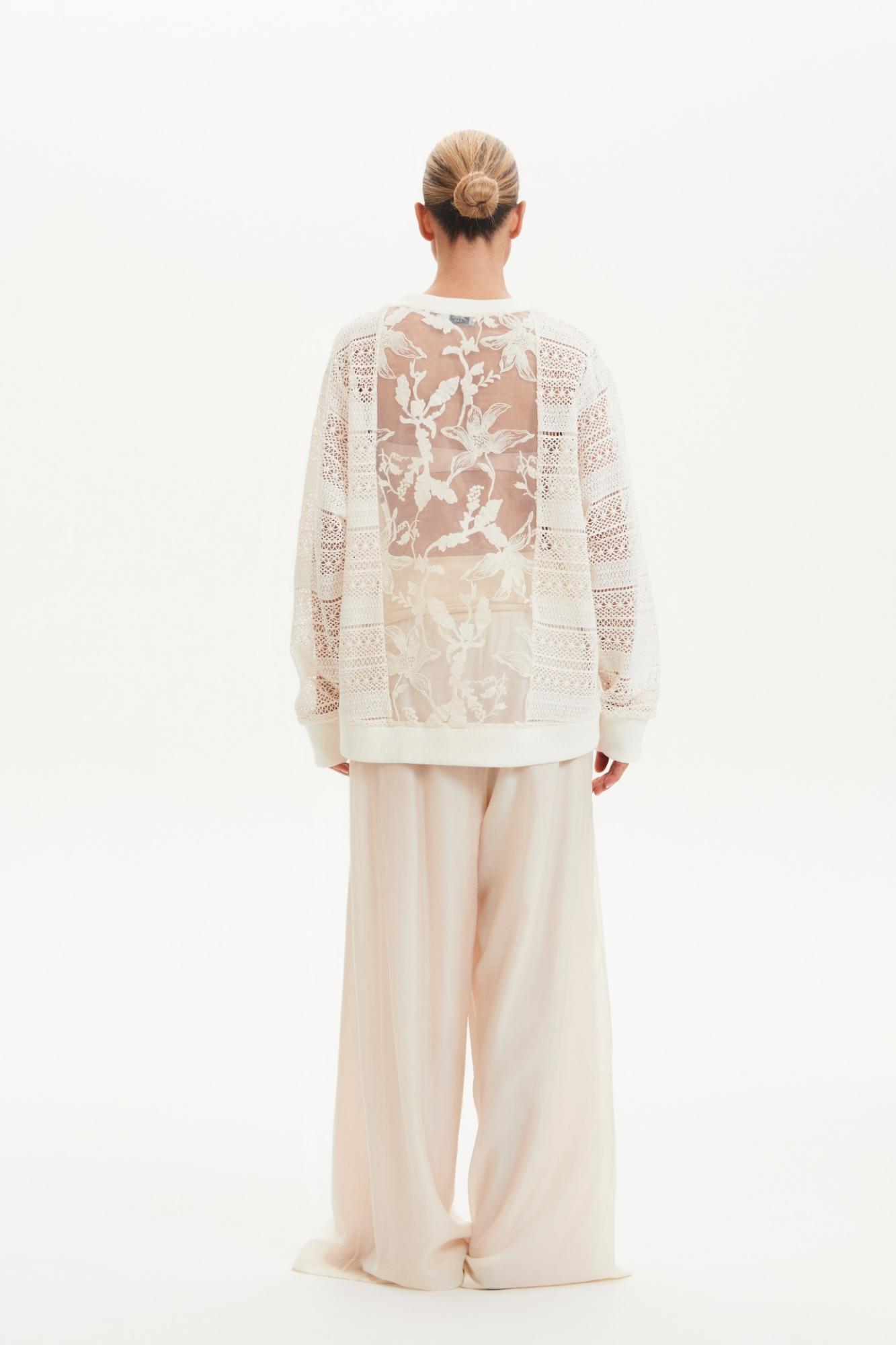 Seven Lab - Свитшот с кружевом в молочном цвете