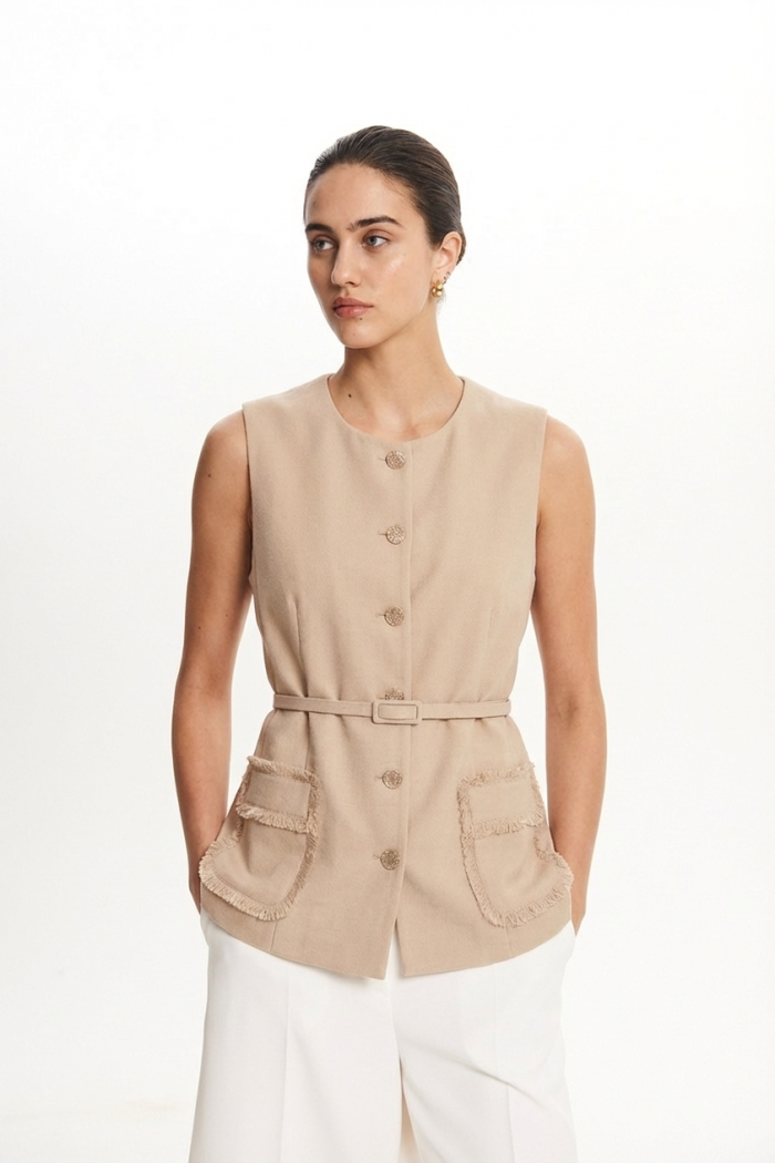 Seven Lab - Жилет с поясом в бежевом цвете